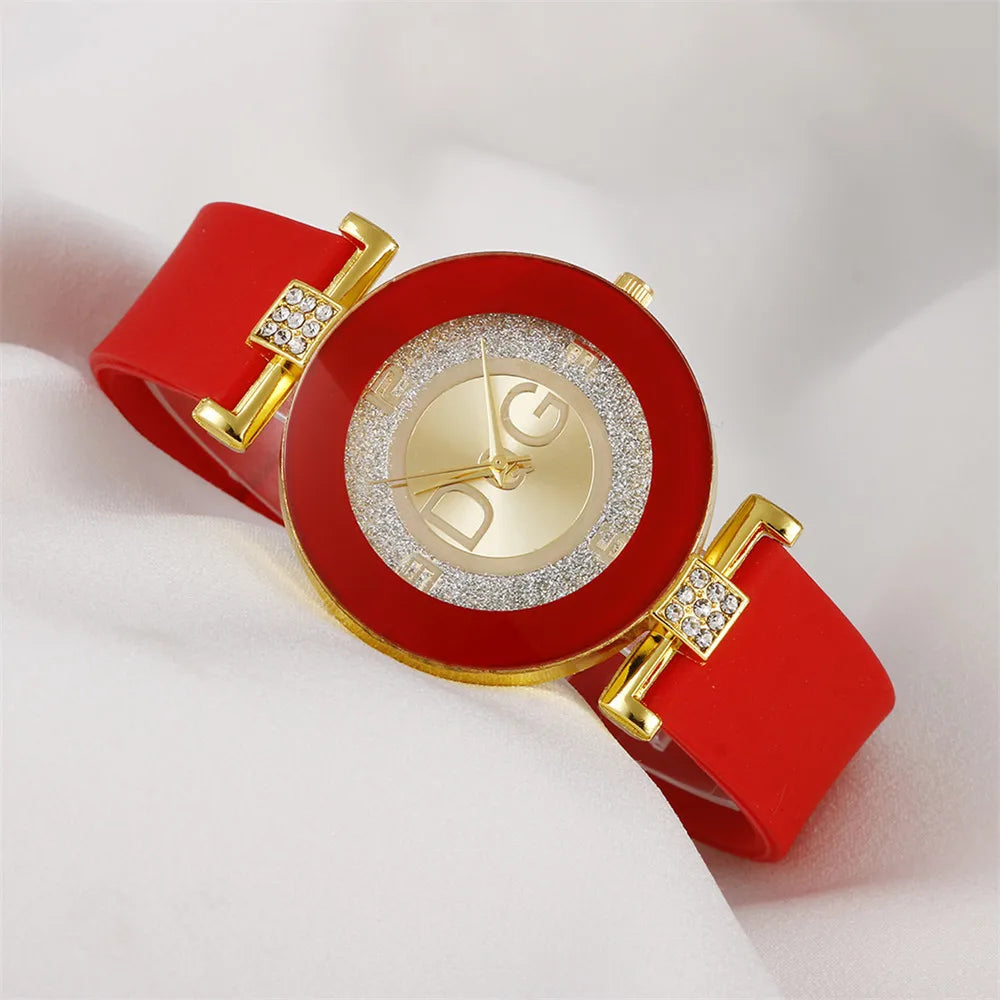 Black White Quartz Watch. Women Minimalist Design Silicone Strap