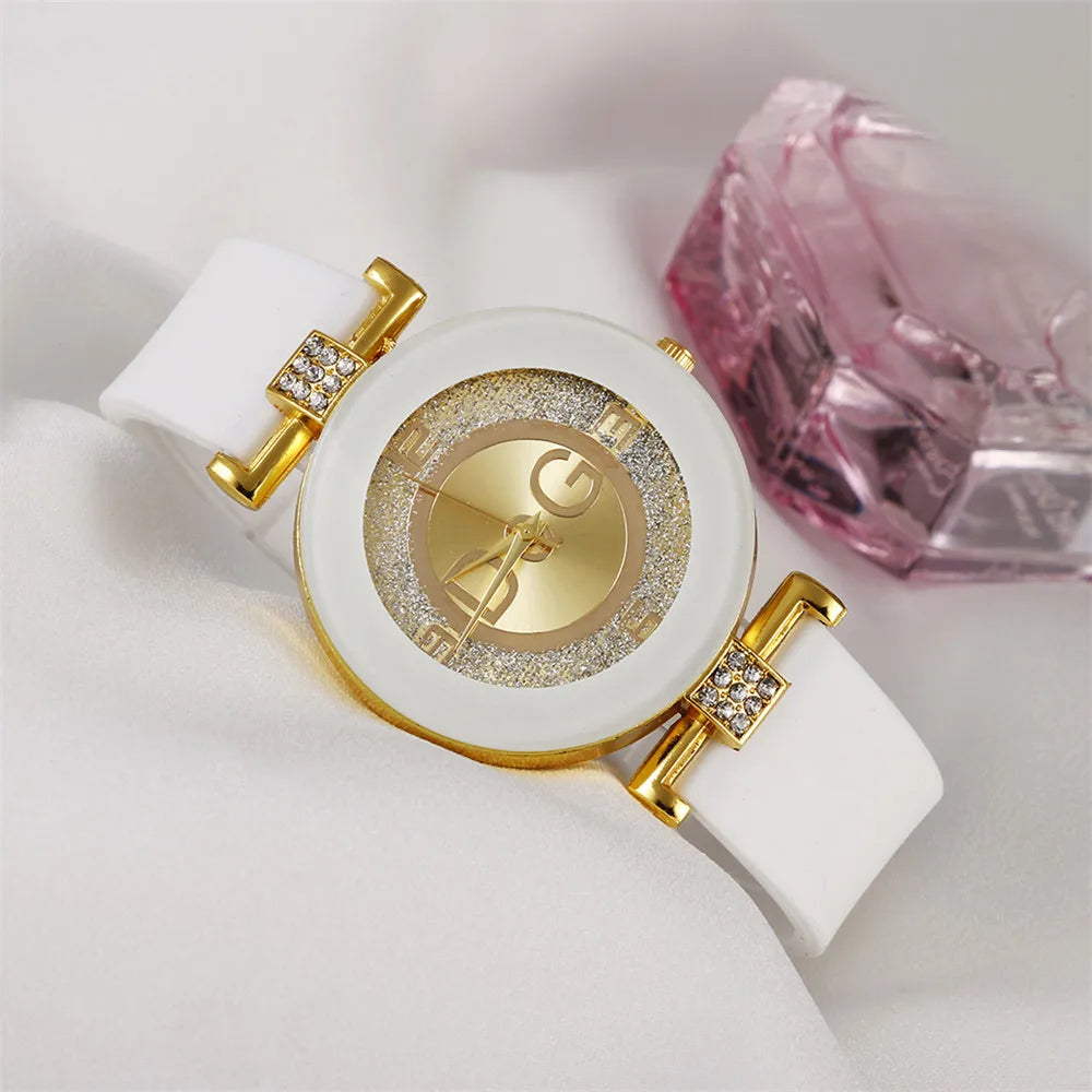 Black White Quartz Watch. Women Minimalist Design Silicone Strap