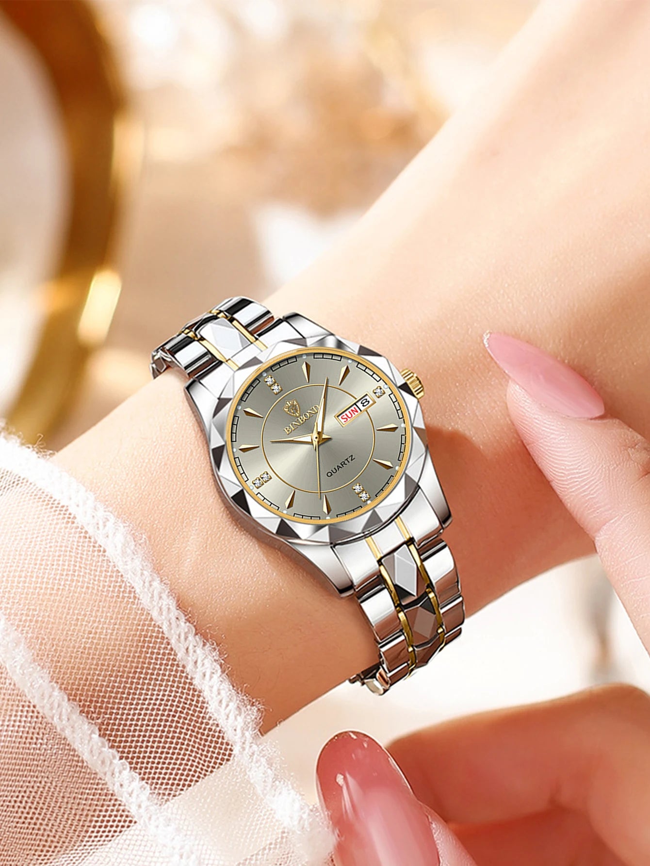 Luxury Fashion Ladies Quartz Watch Waterproof with Luminous Date