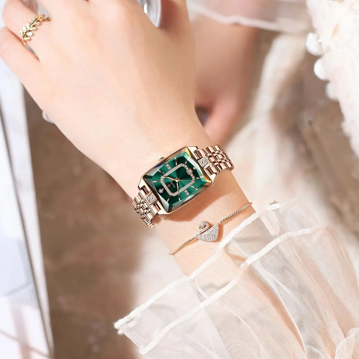 Luxury Ladies Wristwatch. Waterproof and Stainless Steel