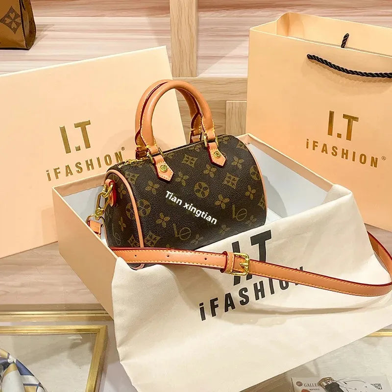 Women's Pillow Handbag Vintage Floral.Fashionable And Stylish Bag
