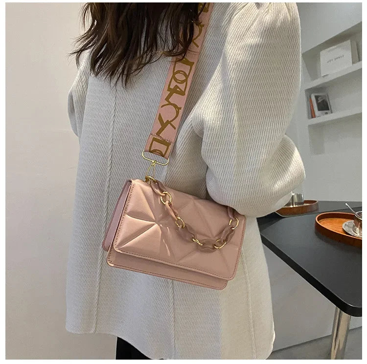 Fashionable women's retro casual shoulder bag