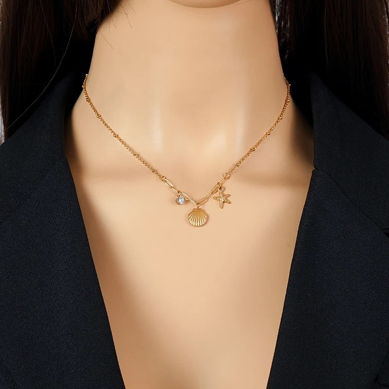 Elegant Sea Shell Pendant Necklace